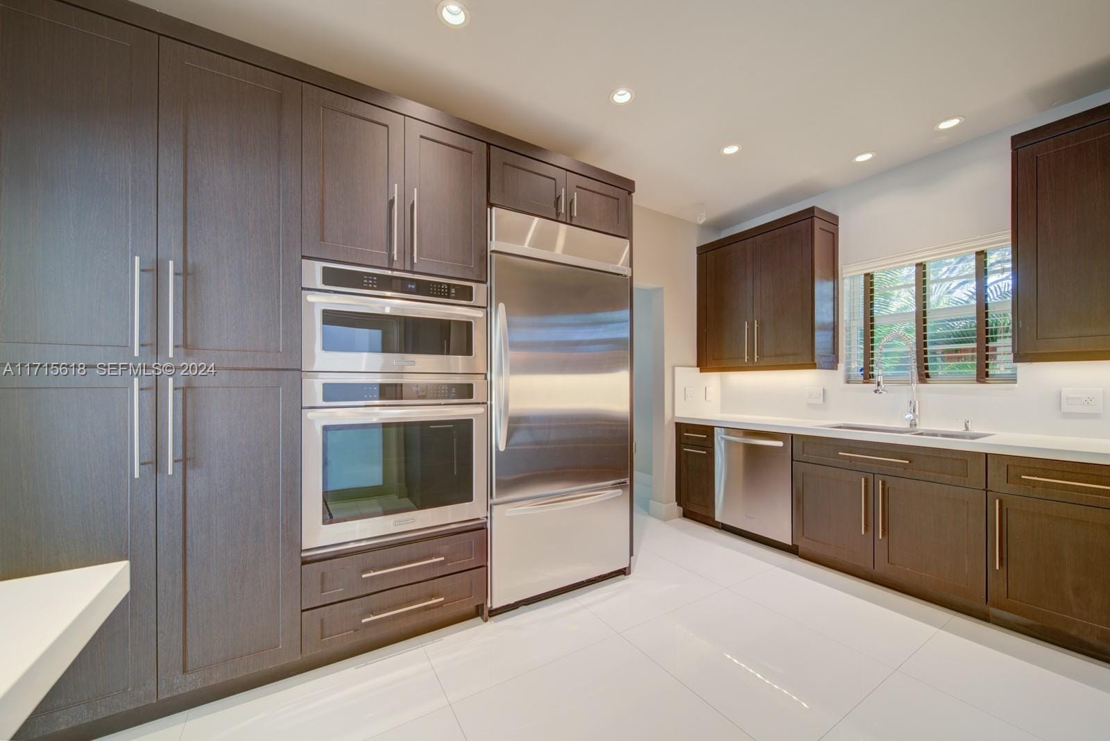 800 Valencia Avenue, Coral Gables, FL 33134 photo 8