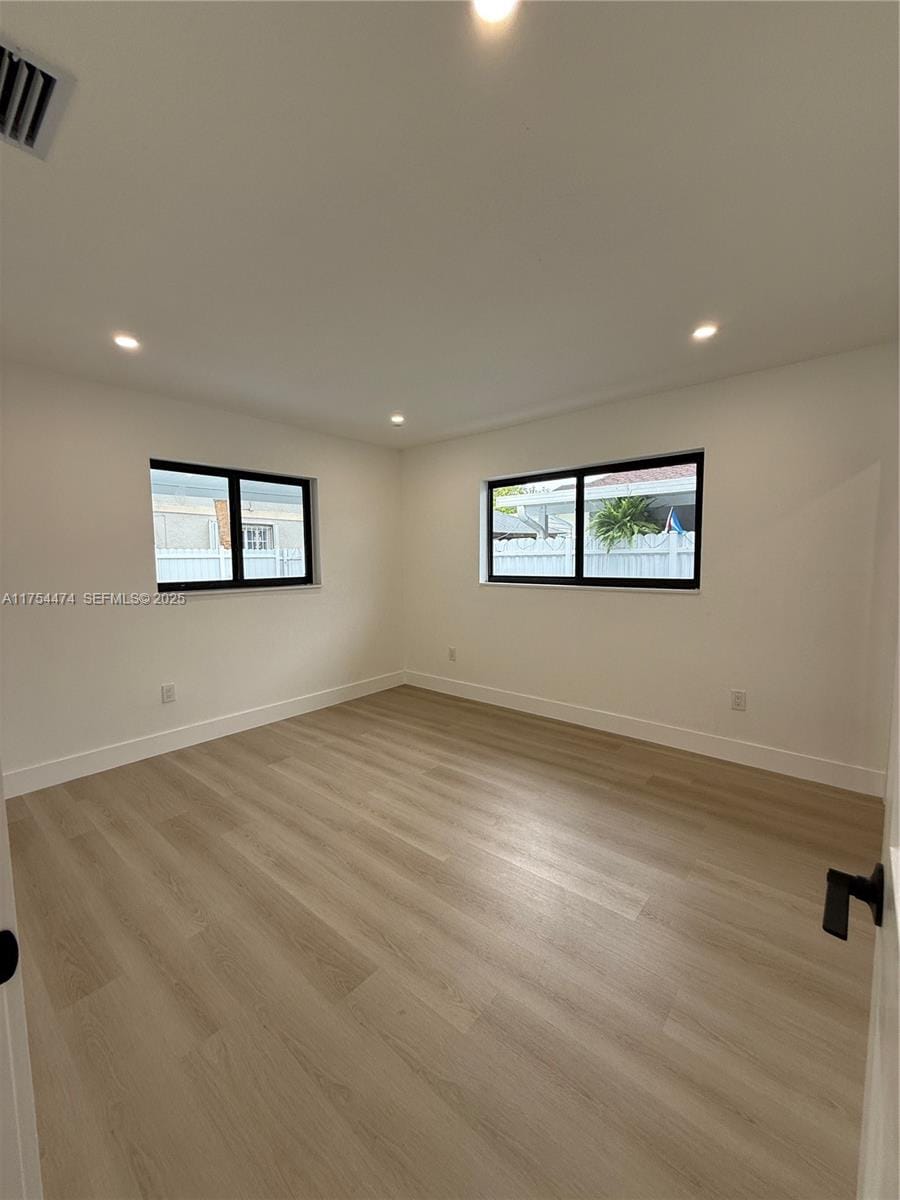 961 W 39th Place, Hialeah, FL 33012 photo 12