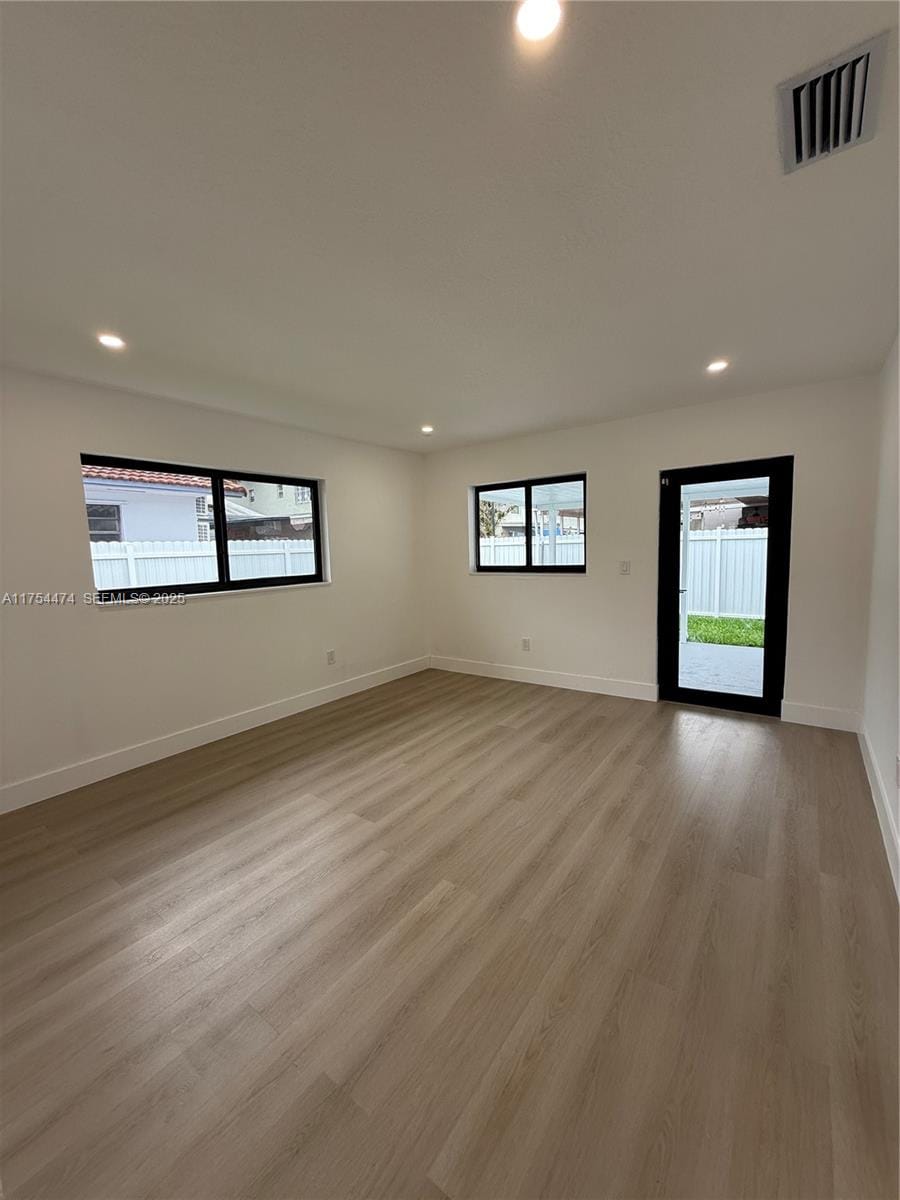 961 W 39th Place, Hialeah, FL 33012 photo 17