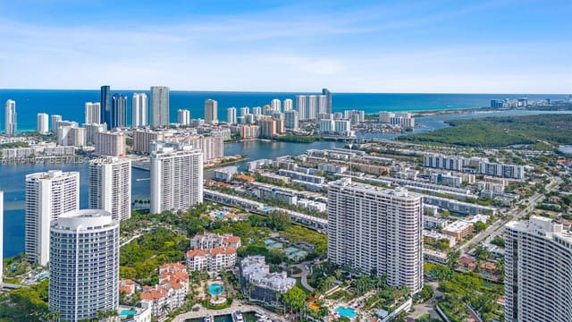 2000 Island Boulevard PH-5, sold in 2000 Isl Blvd Williams Is, Aventura, FL