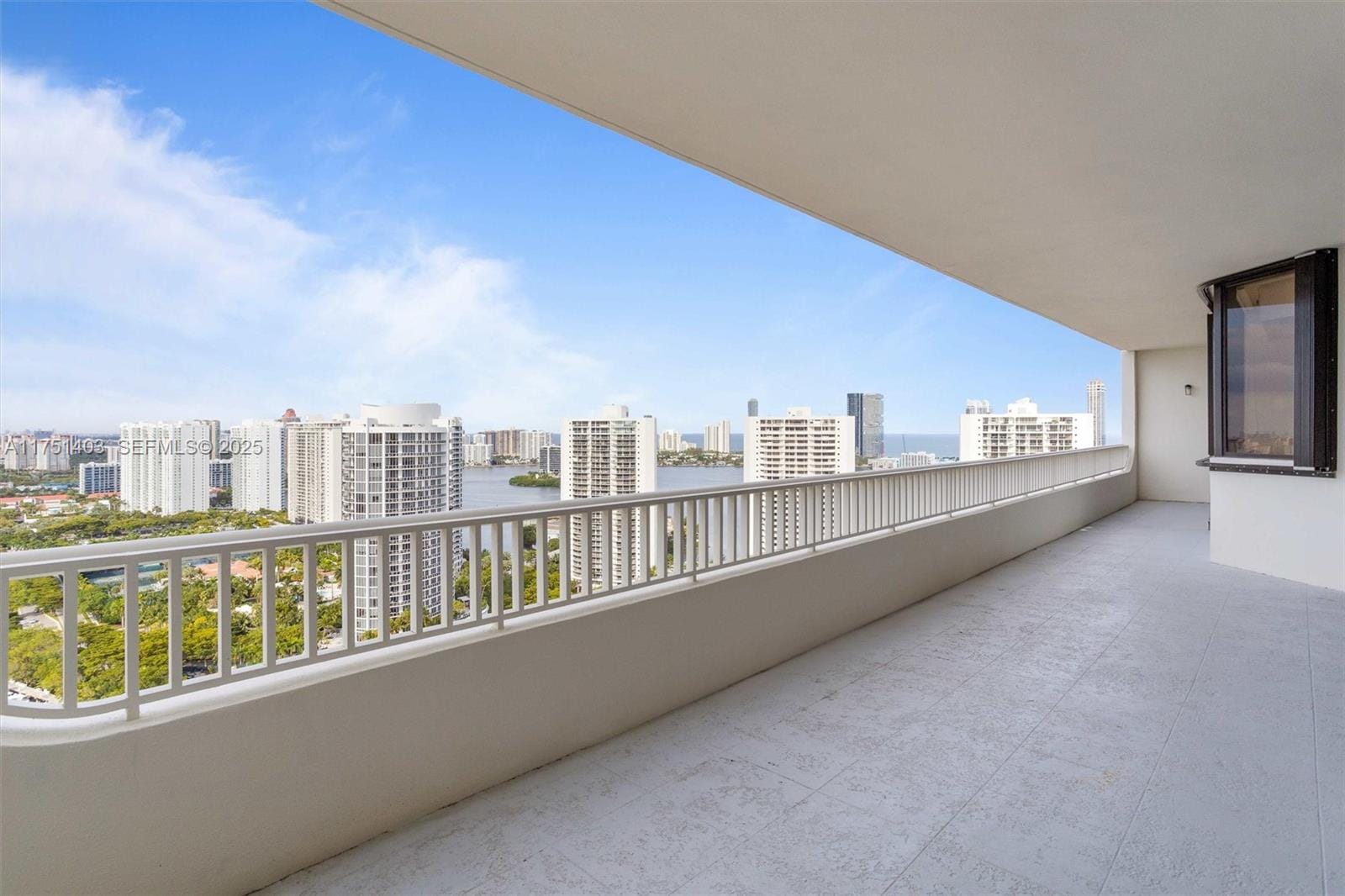 2000 Island Boulevard PH-5, Aventura, FL 33160 photo 7