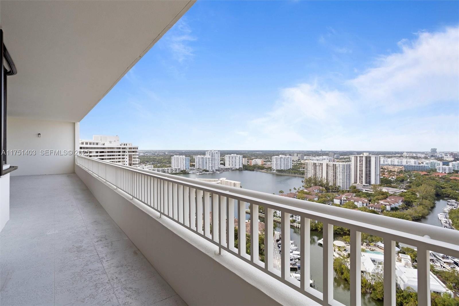 2000 Island Boulevard PH-5, Aventura, FL 33160 photo 8