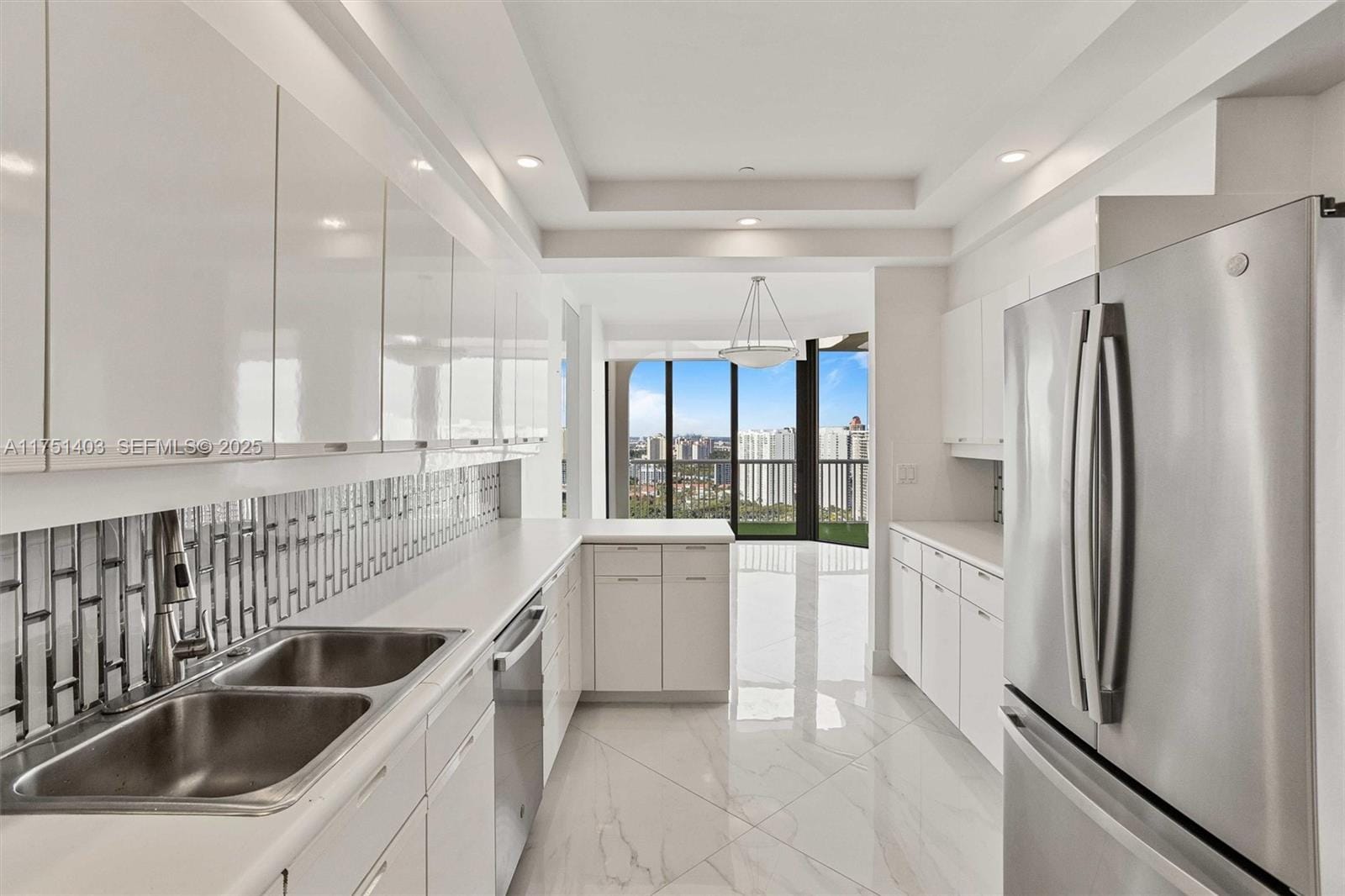 2000 Island Boulevard PH-5, Aventura, FL 33160 photo 11