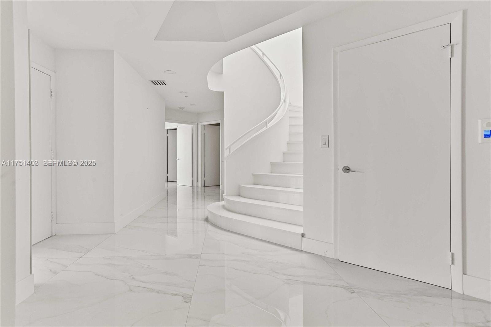 2000 Island Boulevard PH-5, Aventura, FL 33160 photo 12