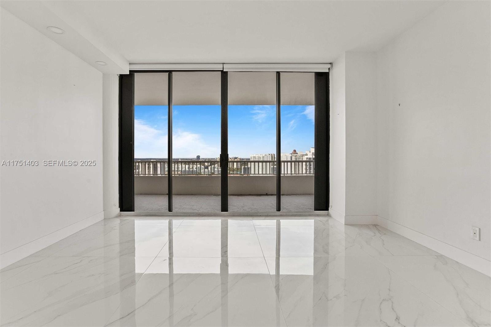 2000 Island Boulevard PH-5, Aventura, FL 33160 photo 19