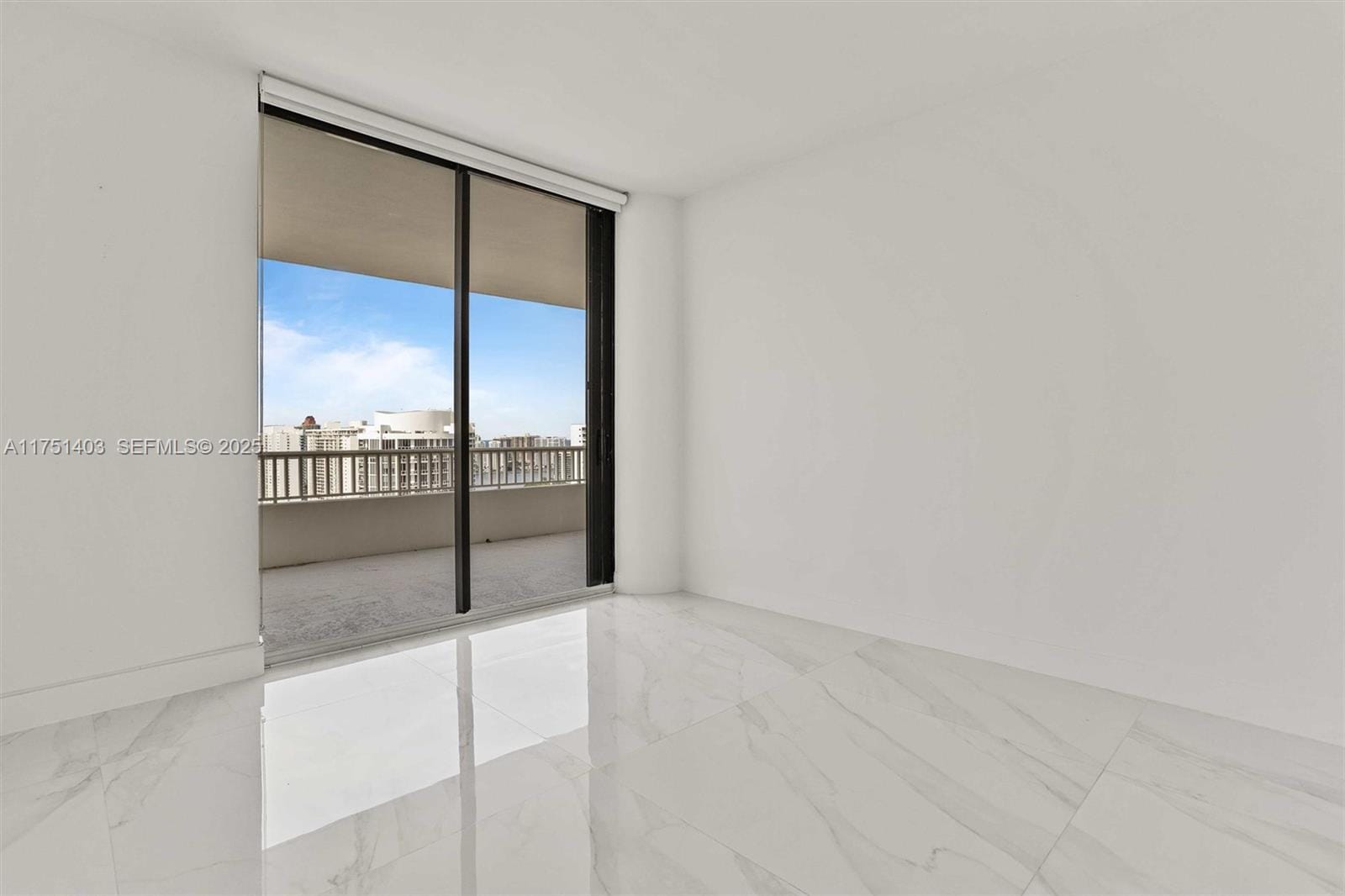 2000 Island Boulevard PH-5, Aventura, FL 33160 photo 20