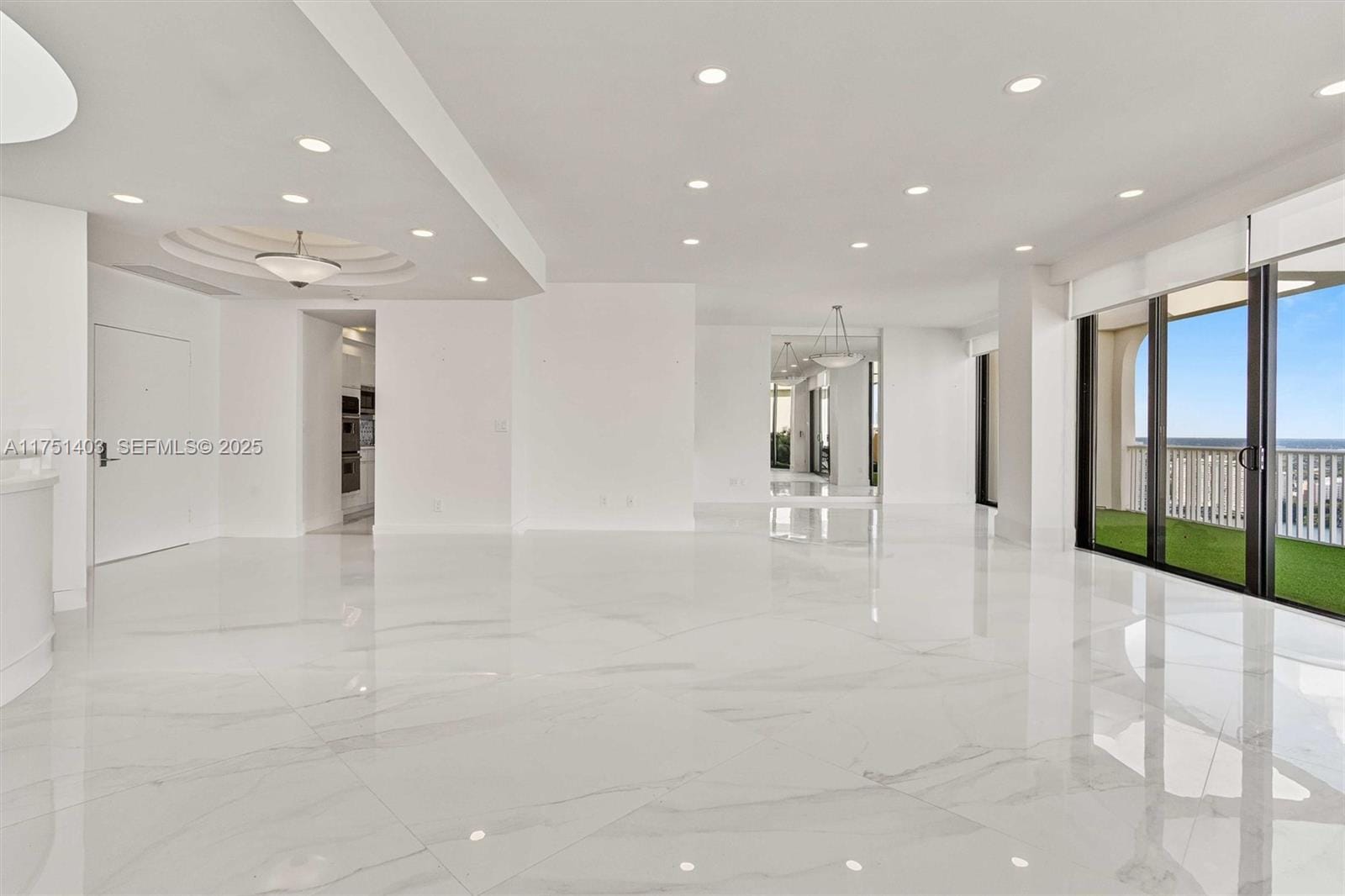 2000 Island Boulevard PH-5, Aventura, FL 33160 photo 4