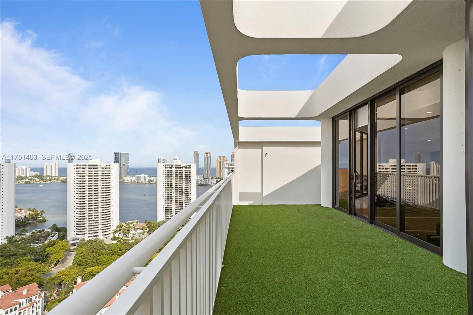 2000 Island Boulevard PH-5, Aventura, FL 33160 photo 5