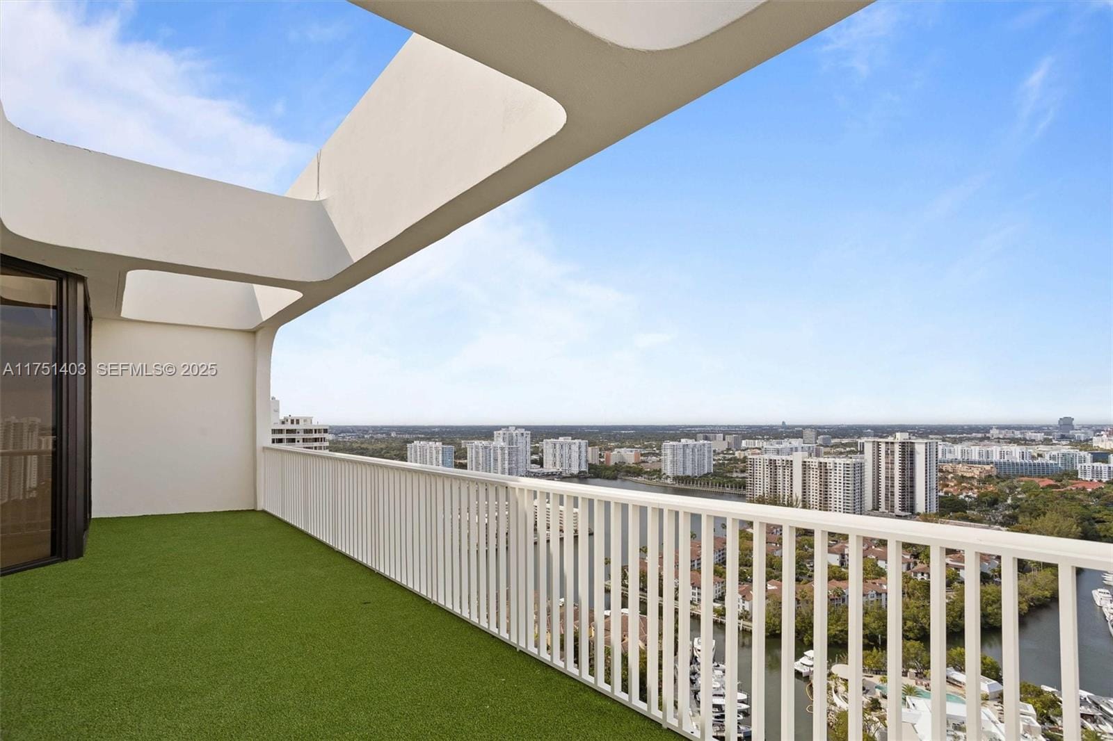 2000 Island Boulevard PH-5, Aventura, FL 33160 photo 6