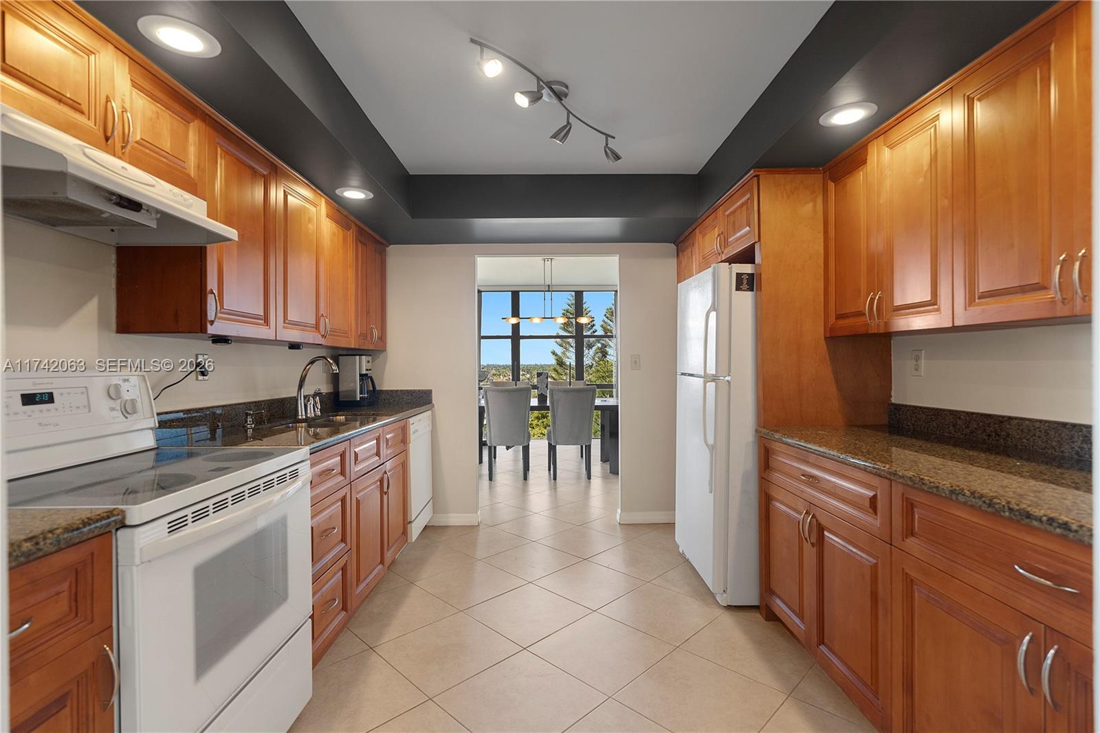 800 Parkview Drive 909, Hallandale Beach, FL 33009 photo 15