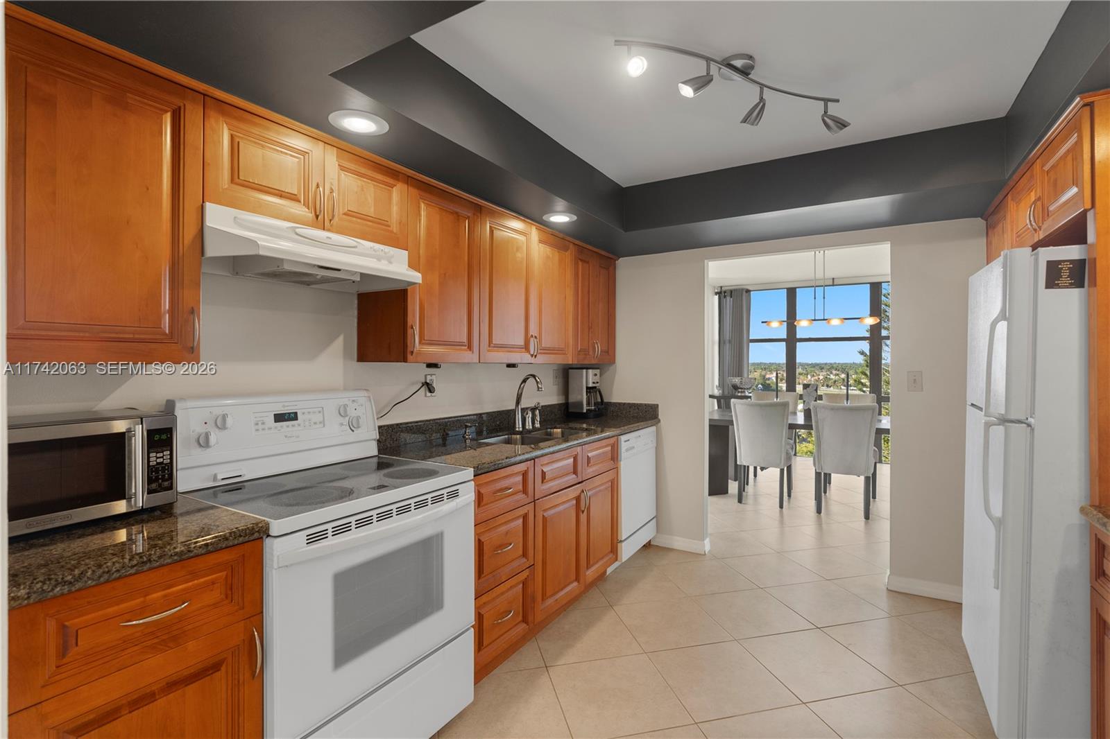 800 Parkview Drive 909, Hallandale Beach, FL 33009 photo 16