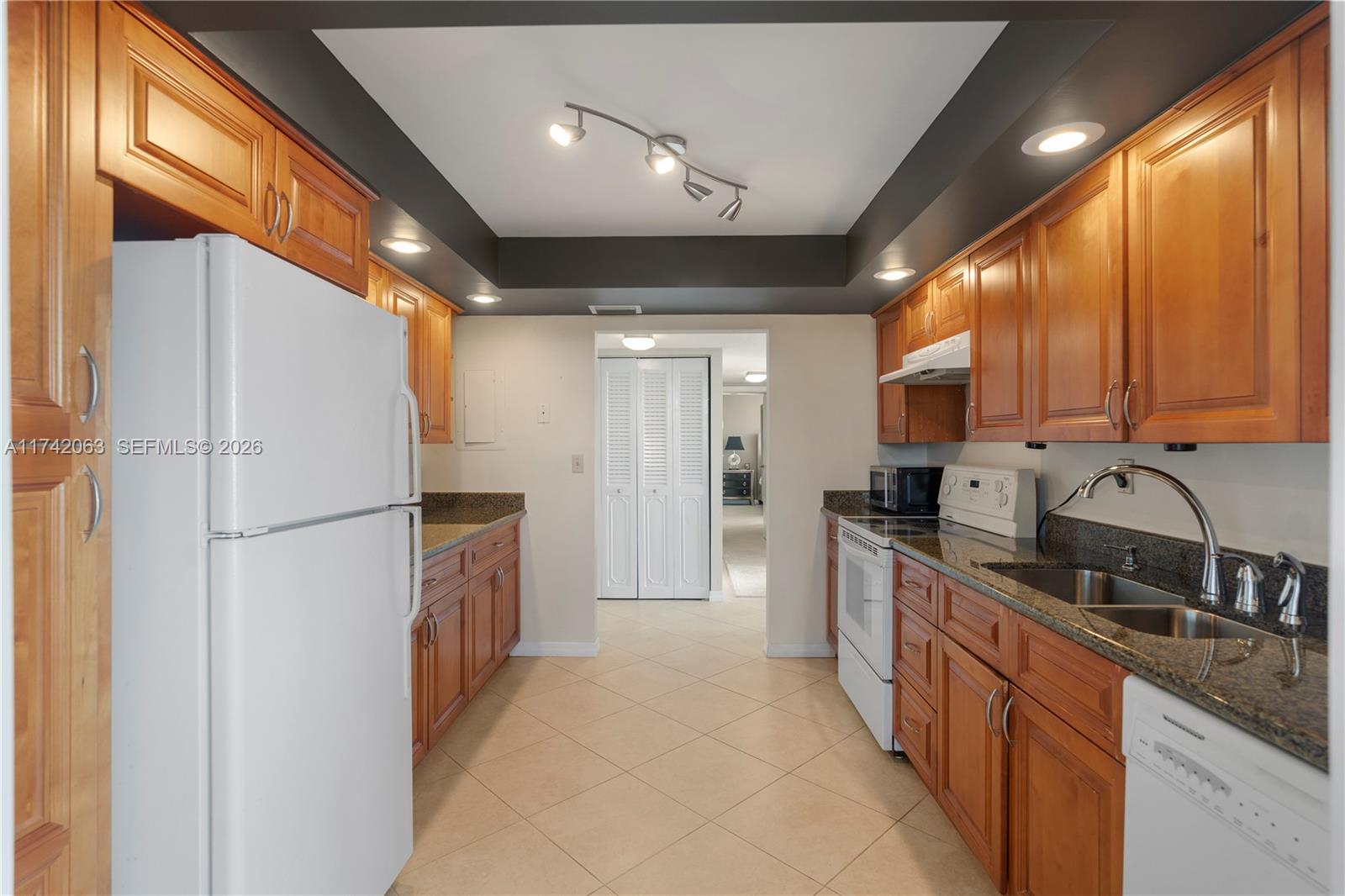 800 Parkview Drive 909, Hallandale Beach, FL 33009 photo 18