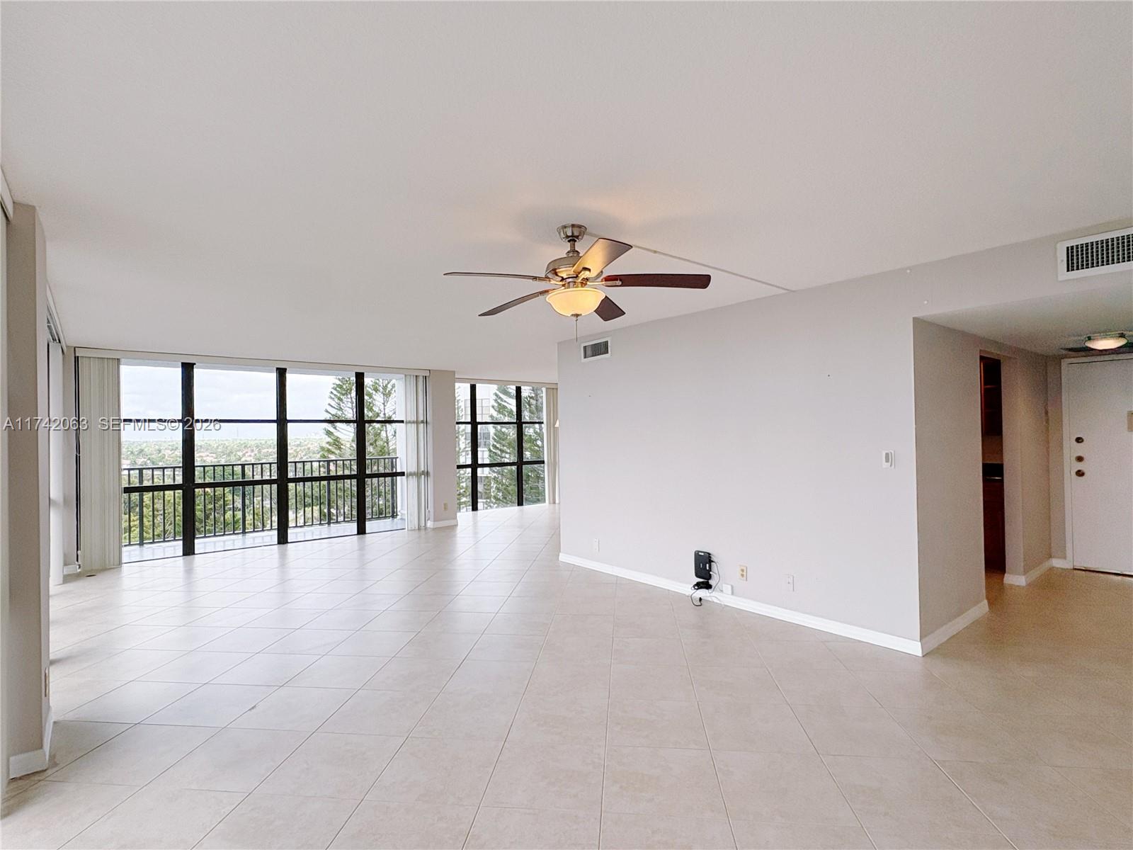 800 Parkview Drive 909 — photo 4