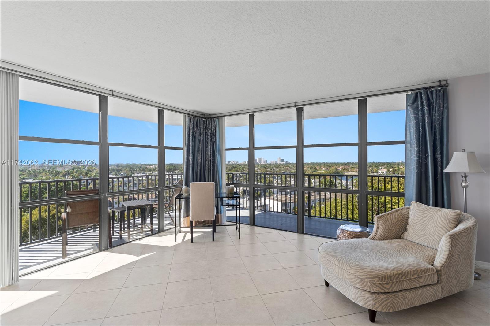 800 Parkview Drive 909 — photo 8