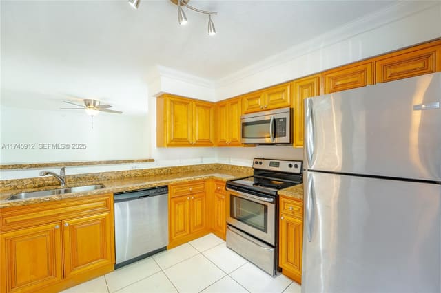 12178 Saint Andrews Place 112, Miramar, FL 33025
