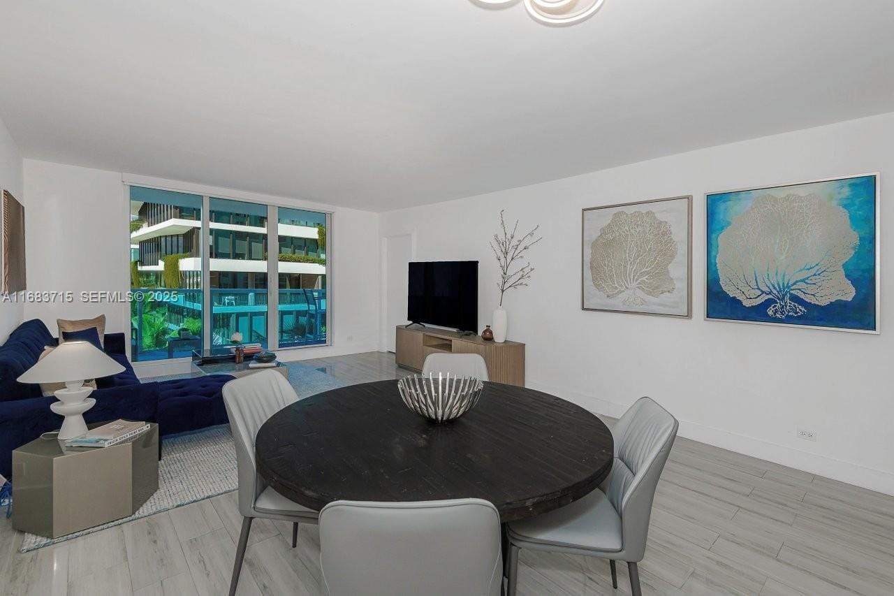 2301 Collins Avenue 534 — photo 2