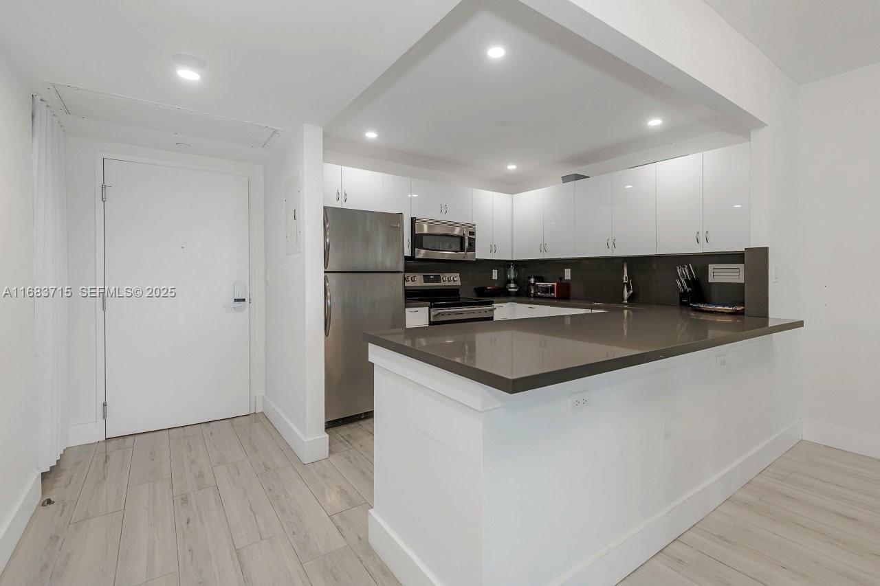 2301 Collins Avenue 534 — photo 12