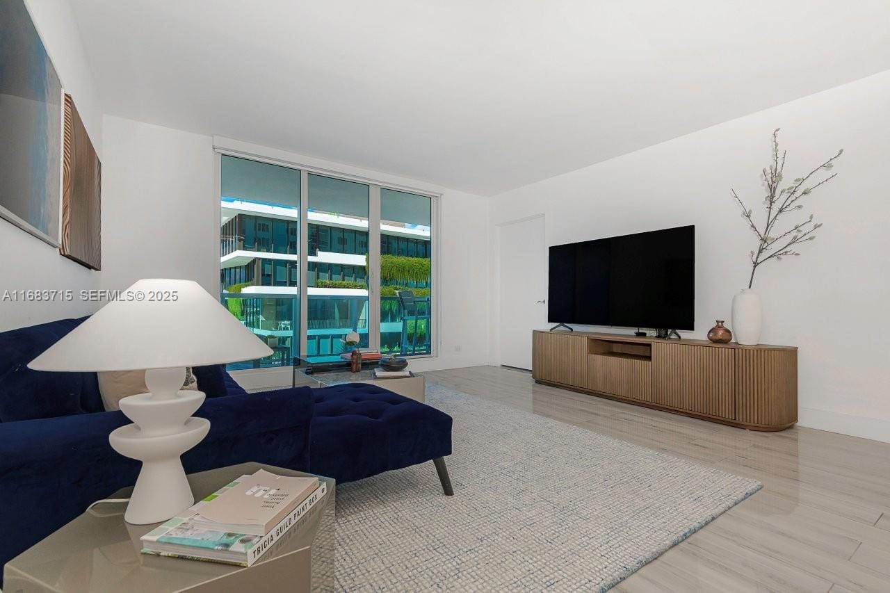 2301 Collins Avenue 534 — photo 3