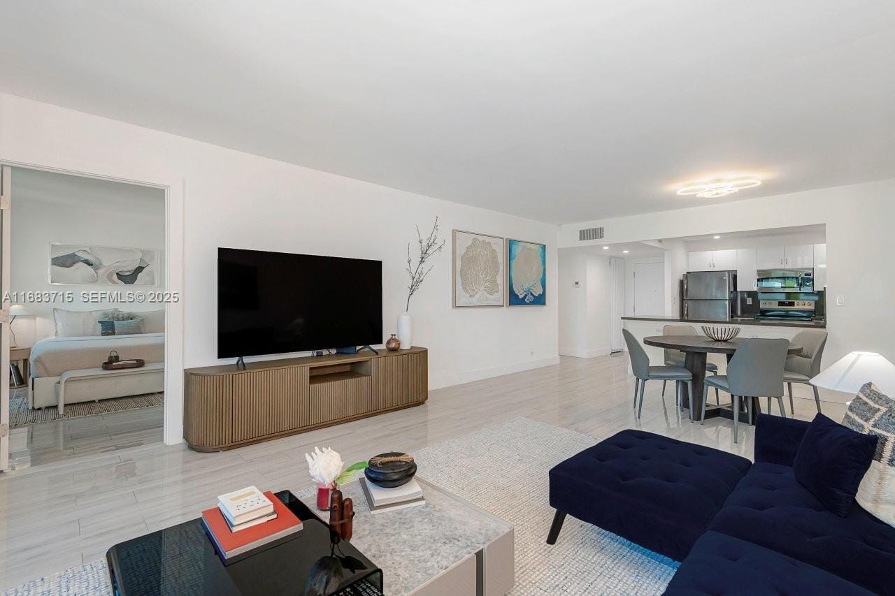 2301 Collins Avenue 534 — photo 6