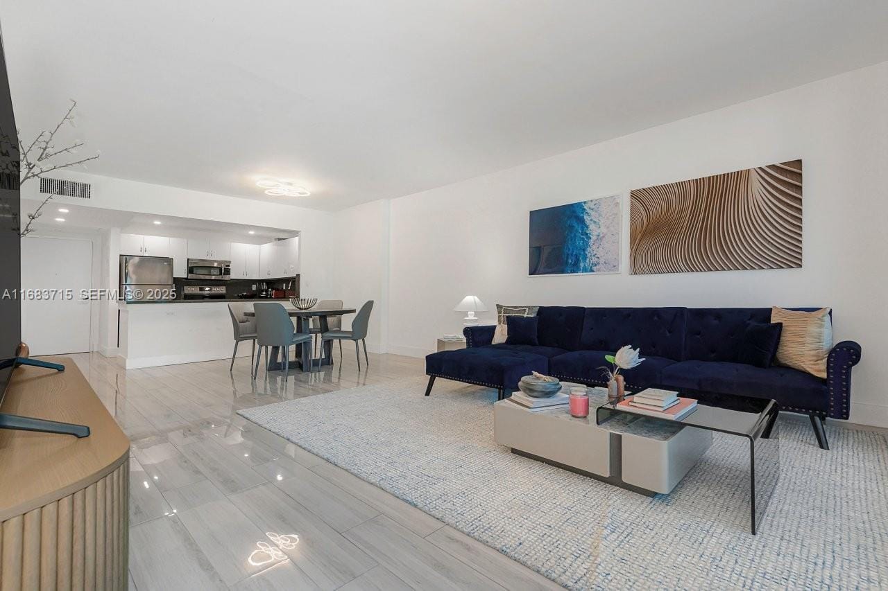 2301 Collins Avenue 534 — photo 7