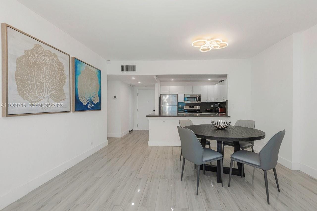 2301 Collins Avenue 534 — photo 9