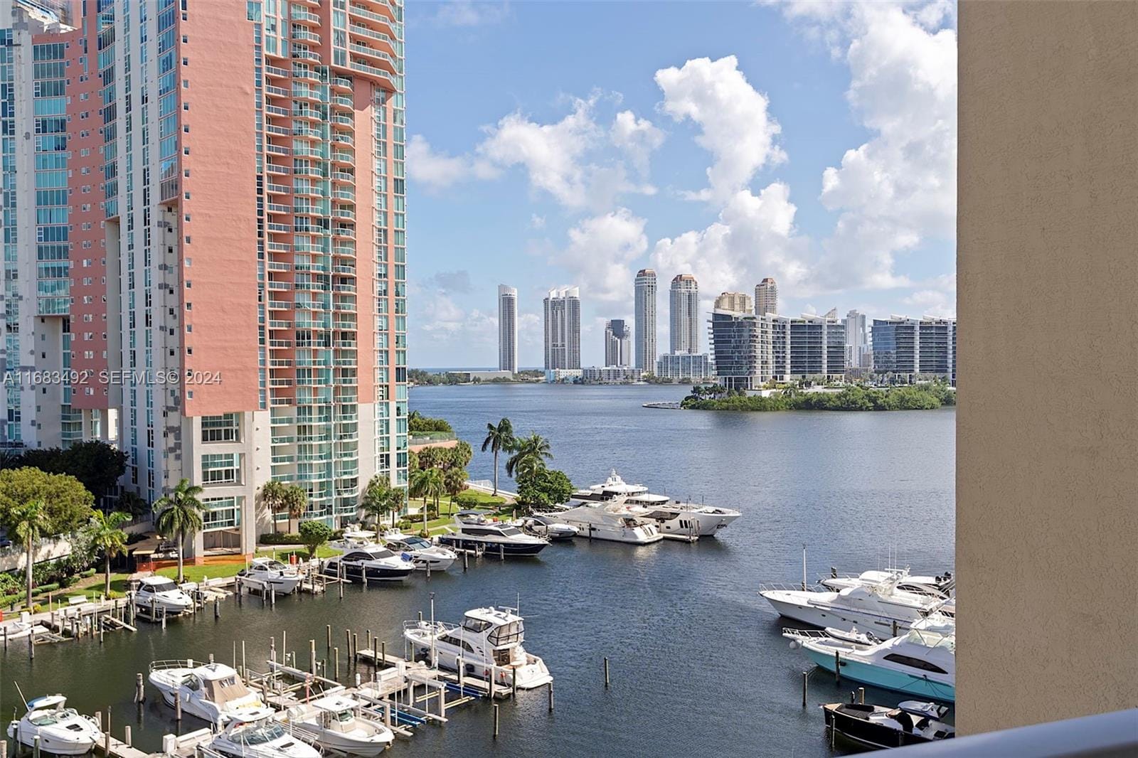 3340 NE 190th Street 907, Aventura, FL 33180