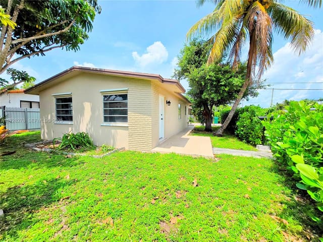 7200 NW 4th Street, sold in Winona Park 1st, Miami, FL