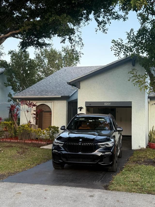 8204 NW 100th Lane, sold in Northwood Ii, Tamarac, FL