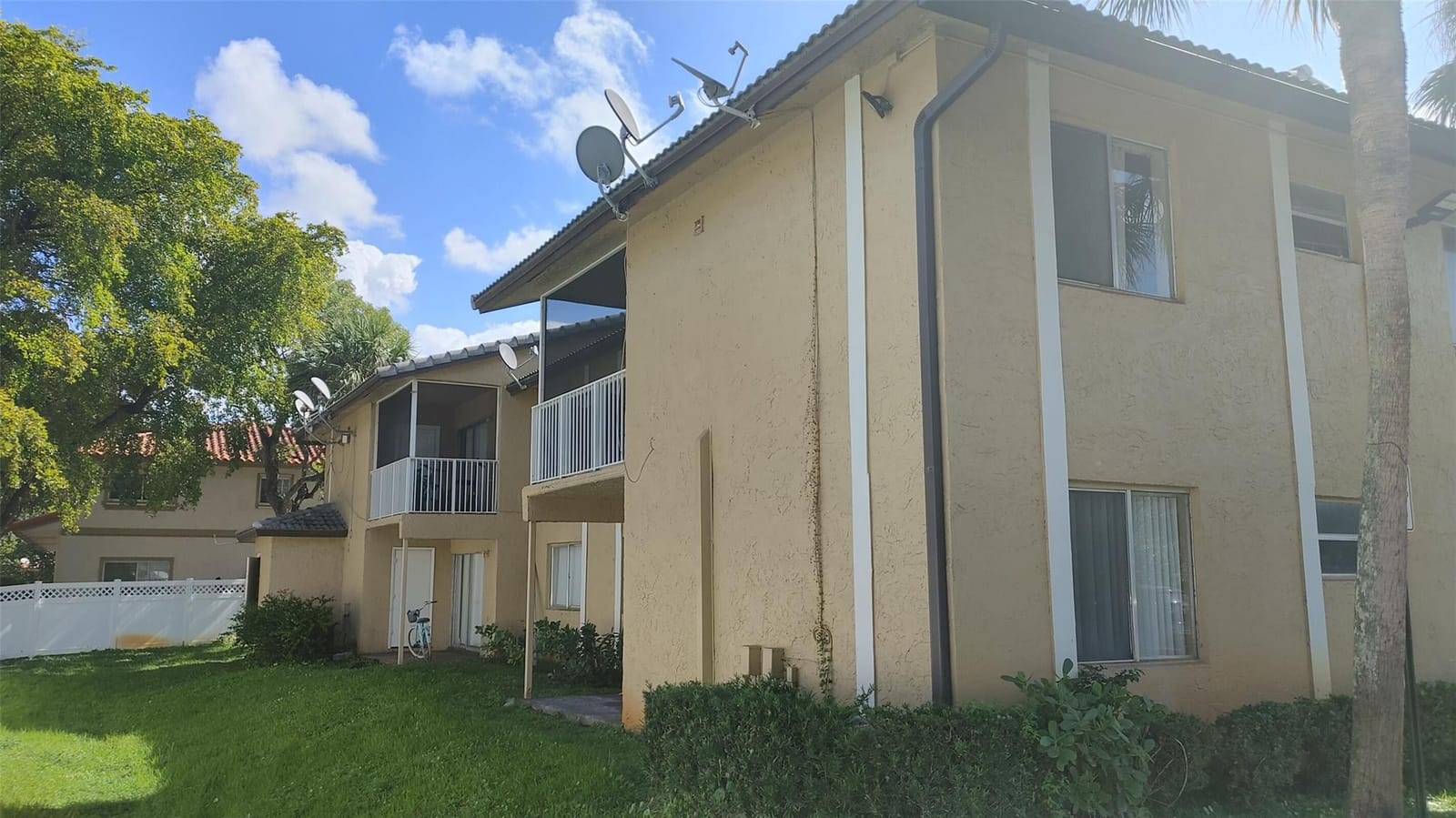 11585 NW 44th Street 11585 — photo 5