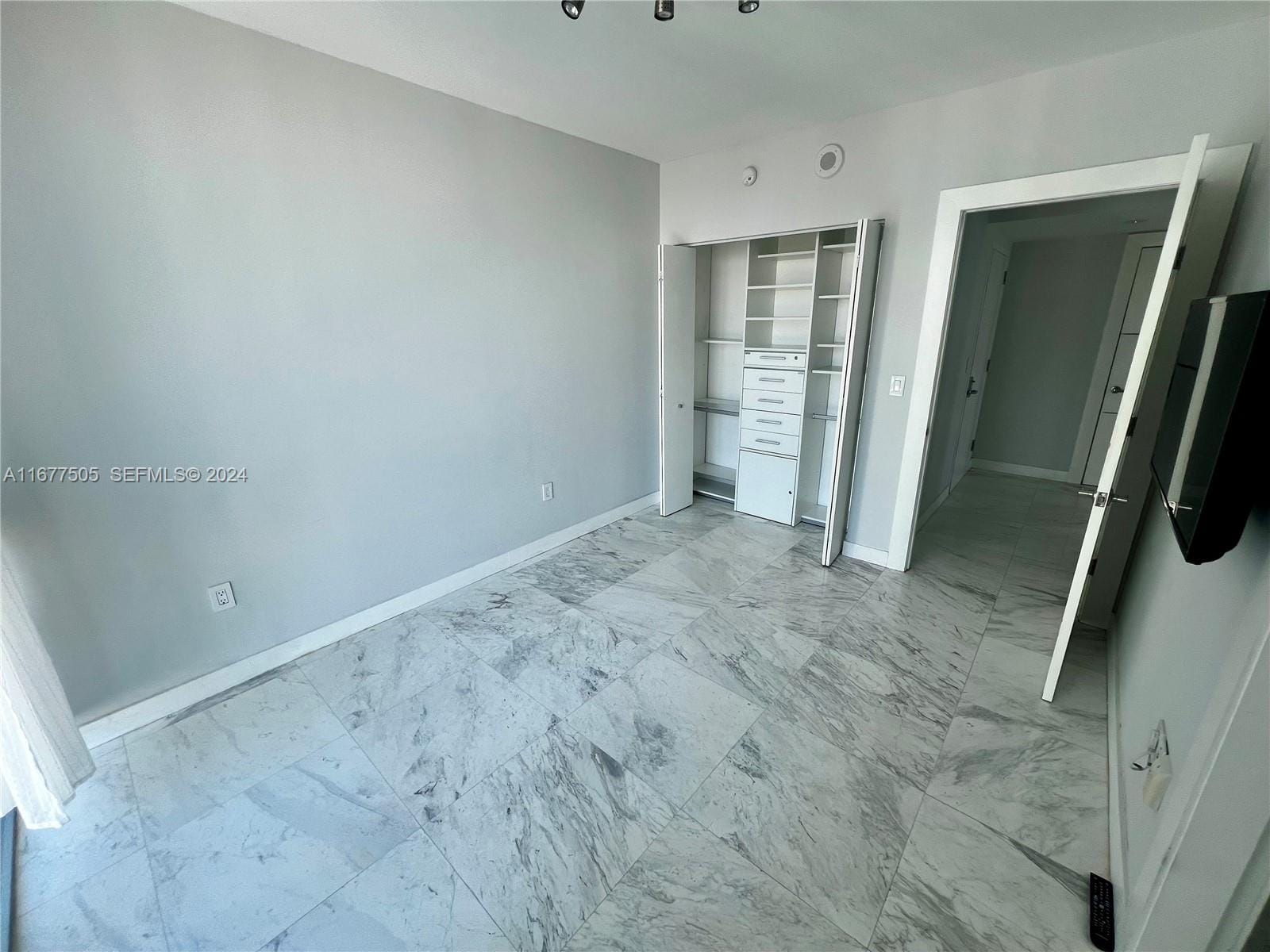92 SW 3rd 3605, Miami, FL 33130 photo 19