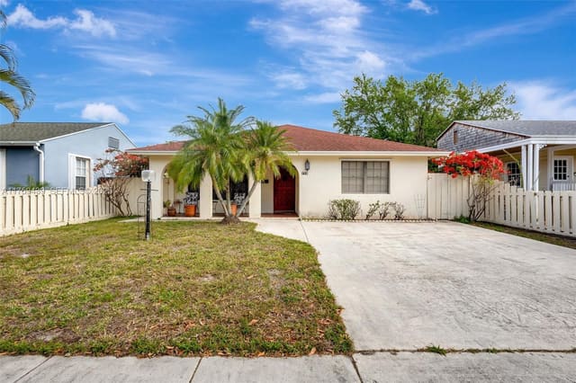 713 Highland Drive, sold in Fernwood, West Palm Beach, FL