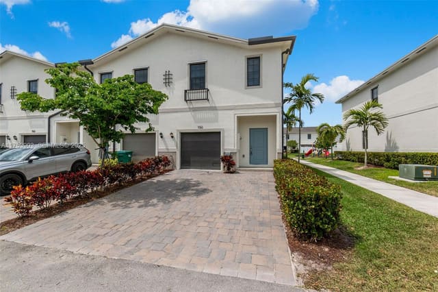 1150 SW 6th Court, sold in Regal Palm Subdivision, Florida City, FL