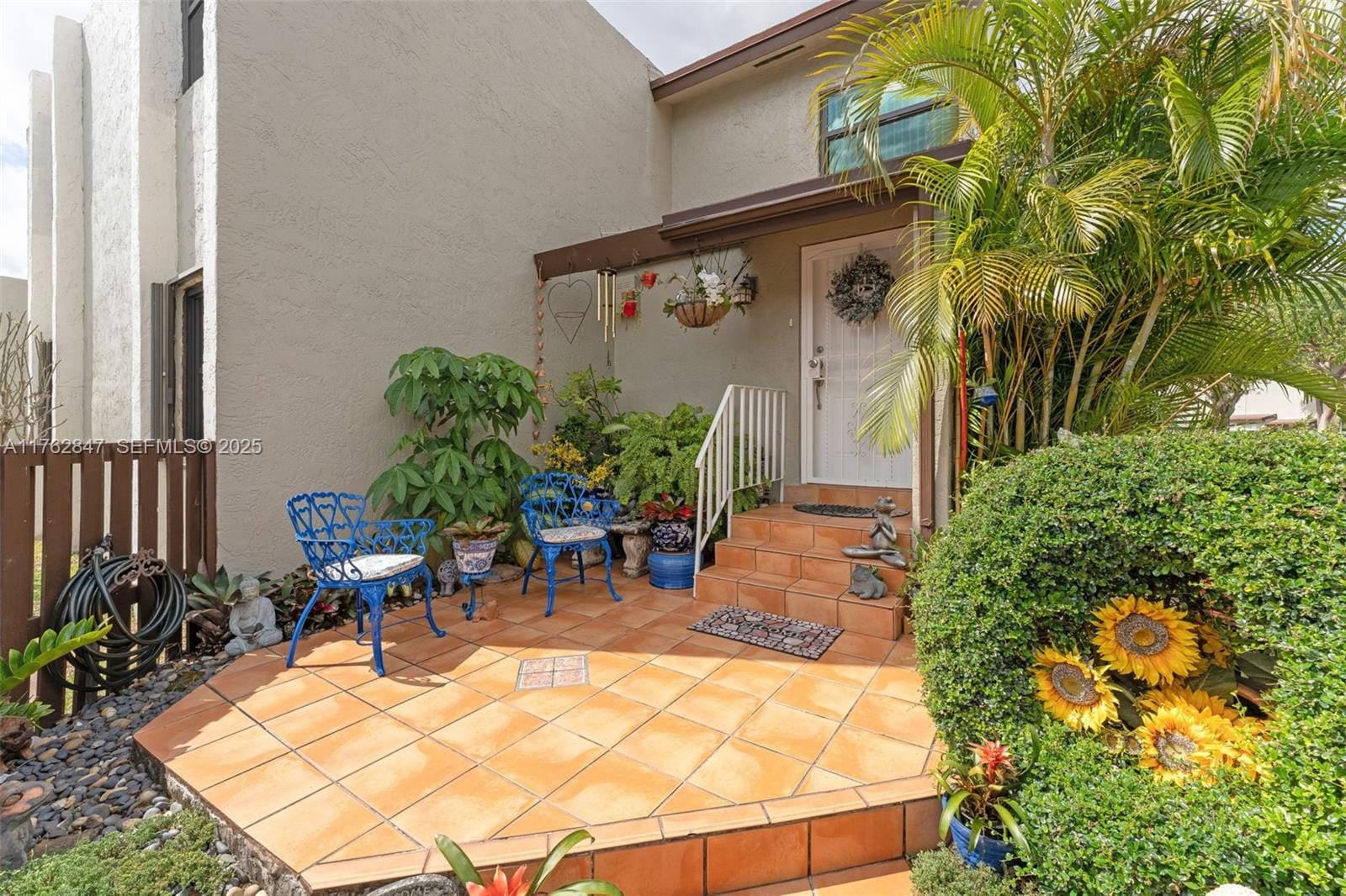 9950 NW 9th St Circle 204, Miami, FL 33172