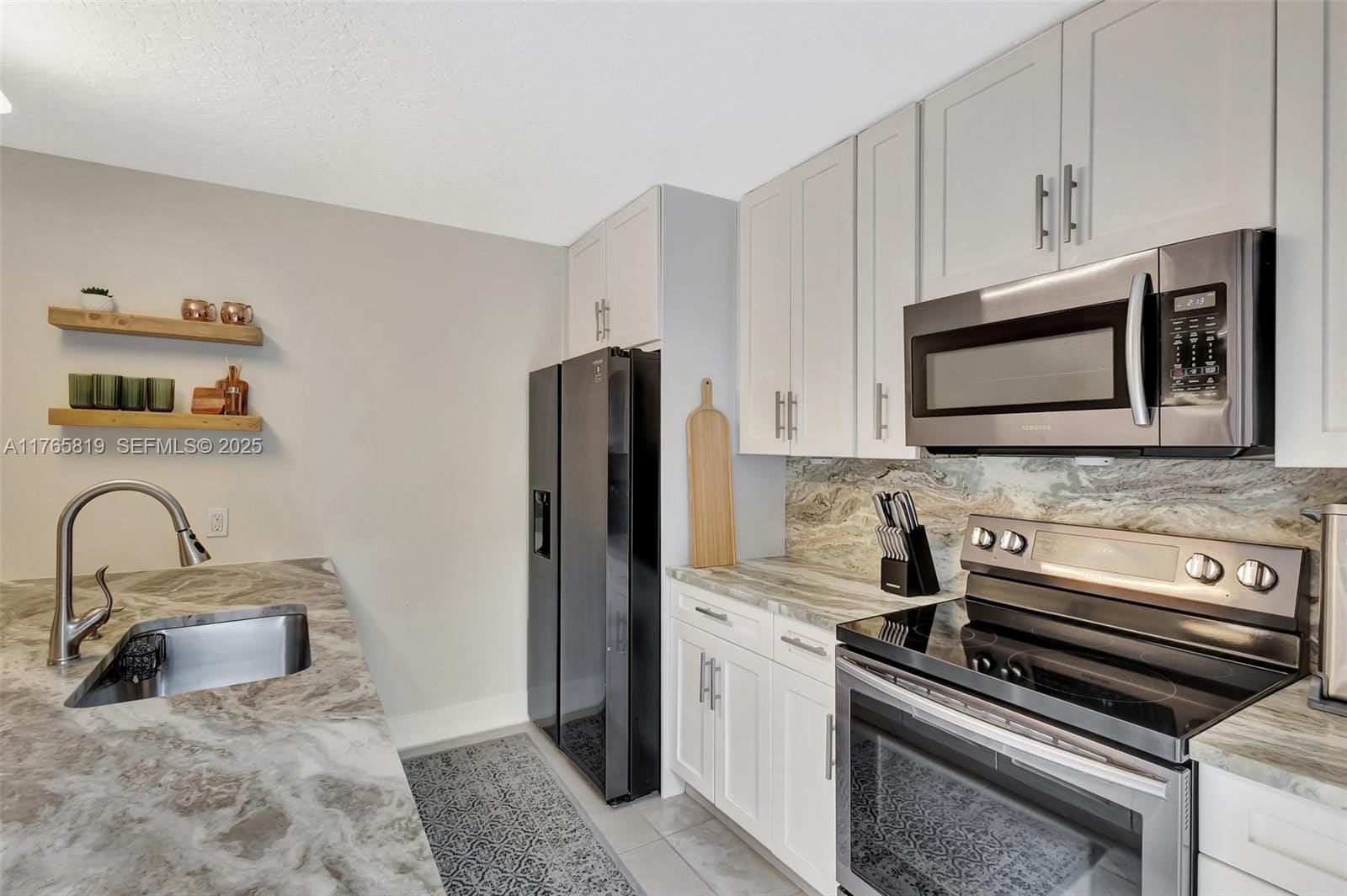 206 Charter Way 206, West Palm Beach, FL 33407 photo 4