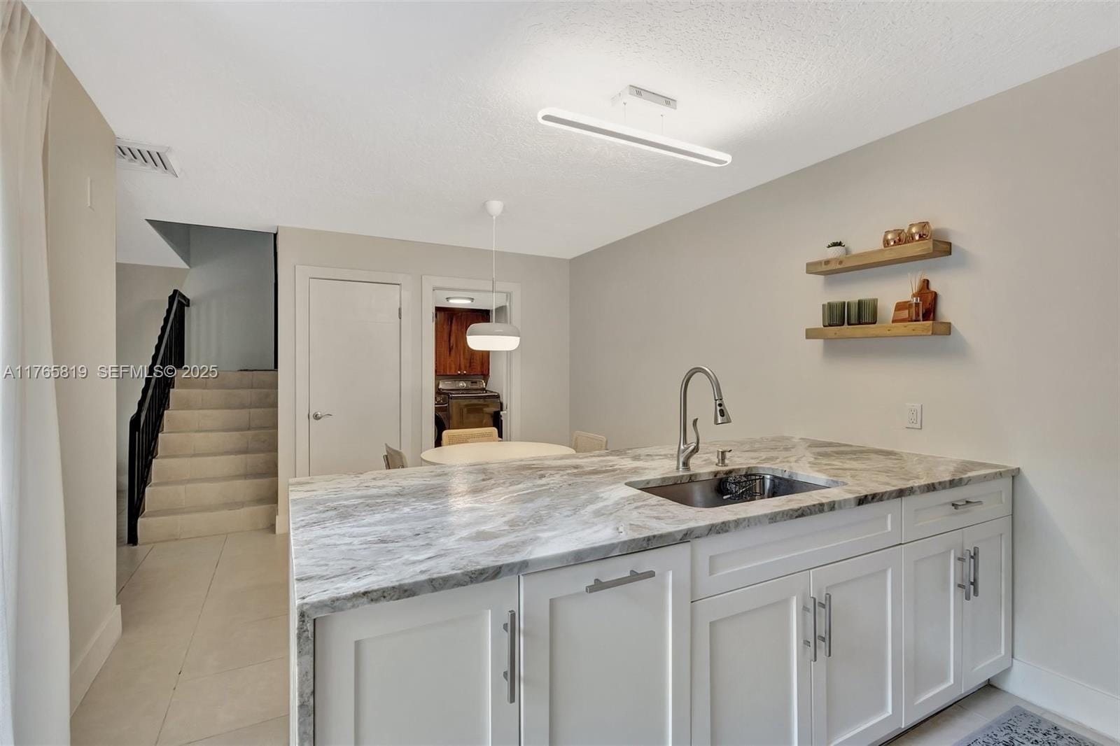 206 Charter Way 206, West Palm Beach, FL 33407 photo 7