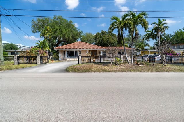 85 NW 165th Street, Miami, FL 33169
