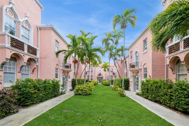 756 Meridian Avenue 11, sold in Palm Garden, Miami Beach, FL