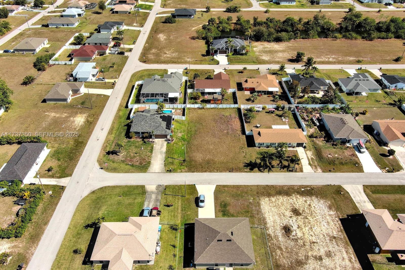 2013 NE 18th Avenue, Cape Coral, FL 33909 photo 13