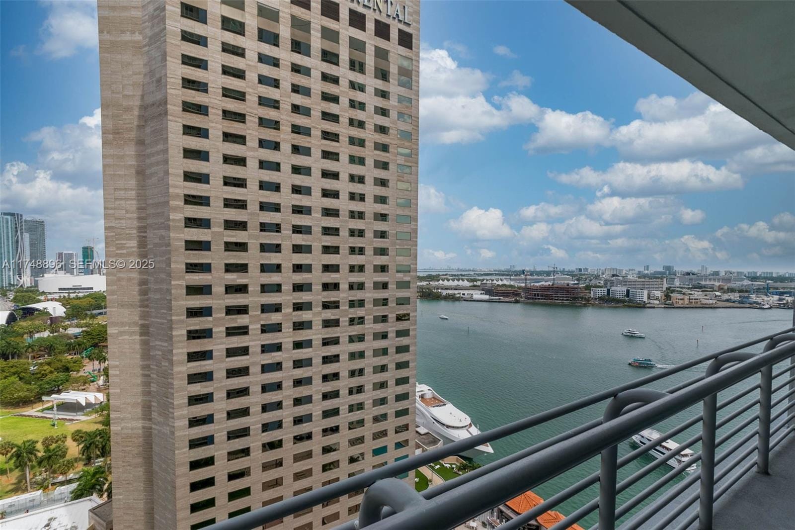 335 S Biscayne Boulevard 2402 — photo 2