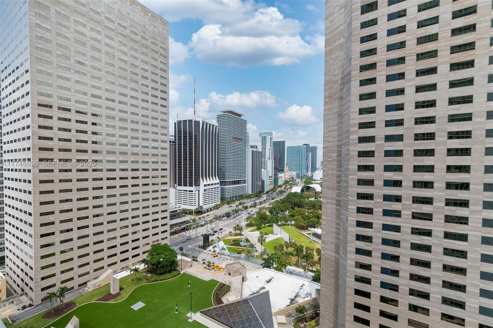 335 S Biscayne Boulevard 2402, Miami, FL 33131 photo 17