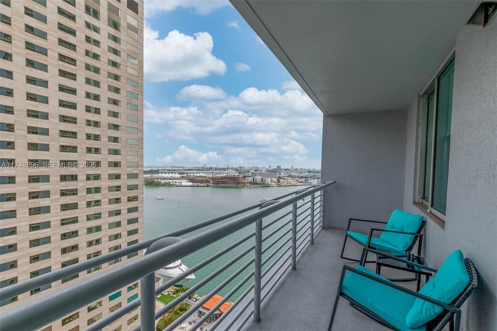 335 S Biscayne Boulevard 2402 — photo 4