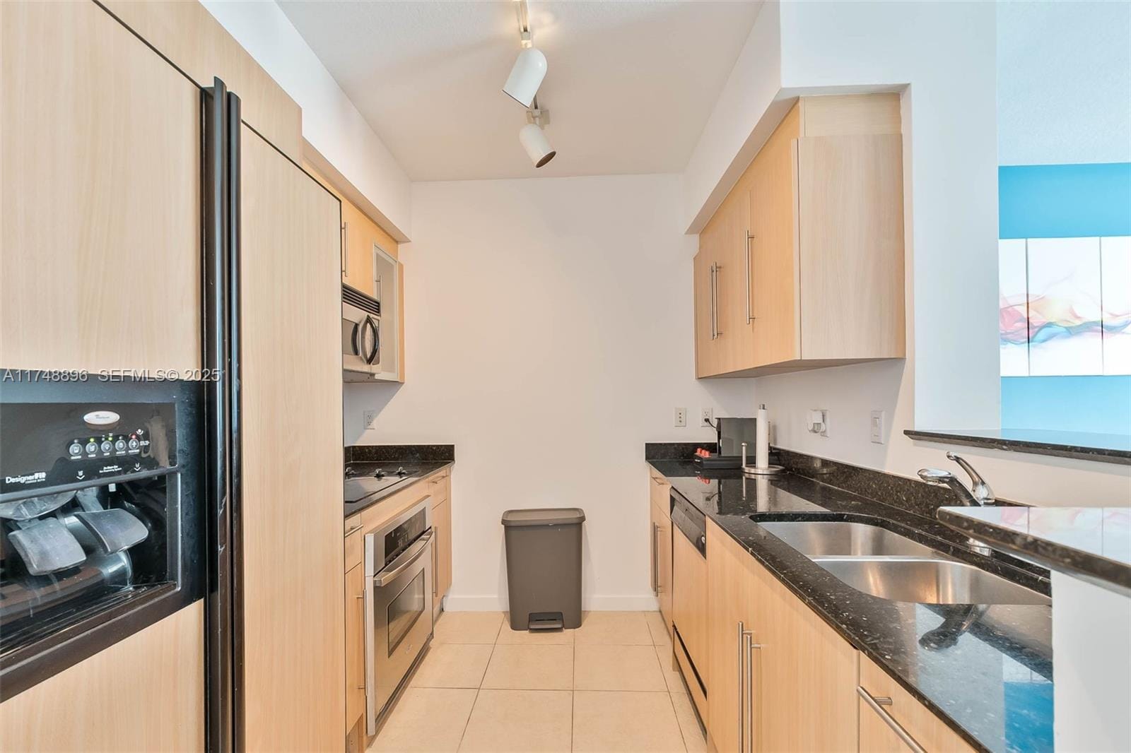 335 S Biscayne Boulevard 2402 — photo 6