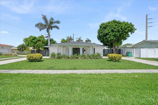 205 SE 3rd Avenue, sold in Dania Golf View, Dania Beach, FL