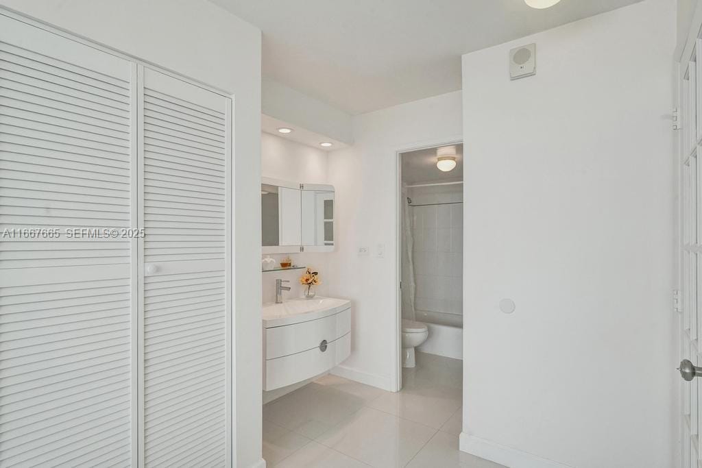 7135 Collins Avenue 1723, Miami Beach, FL 33141 photo 15