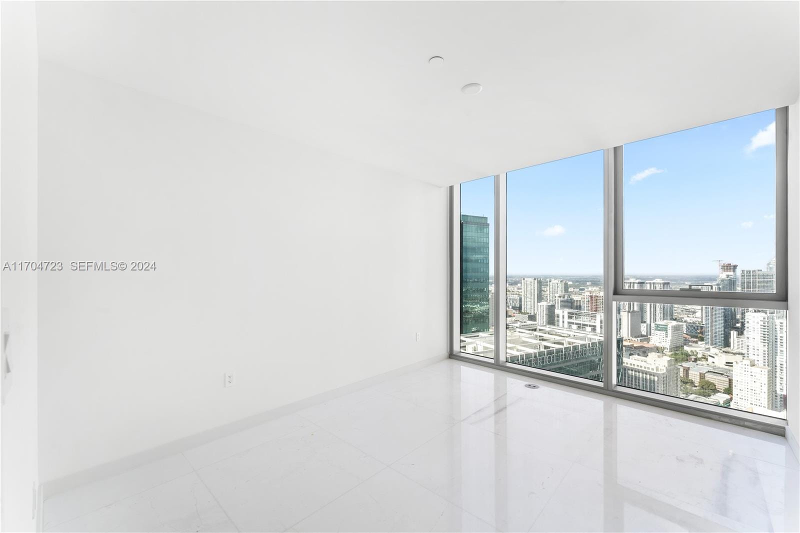 300 Biscayne Blvd Way 5209, Miami, FL 33131 photo 13
