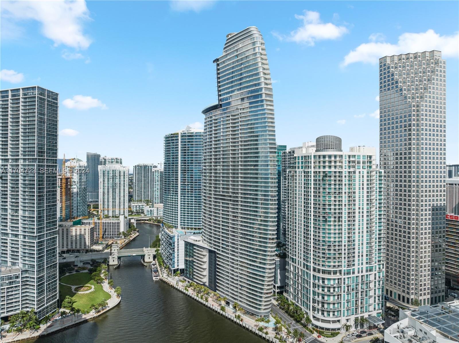 300 Biscayne Blvd Way 5209, Miami, FL 33131 photo 18
