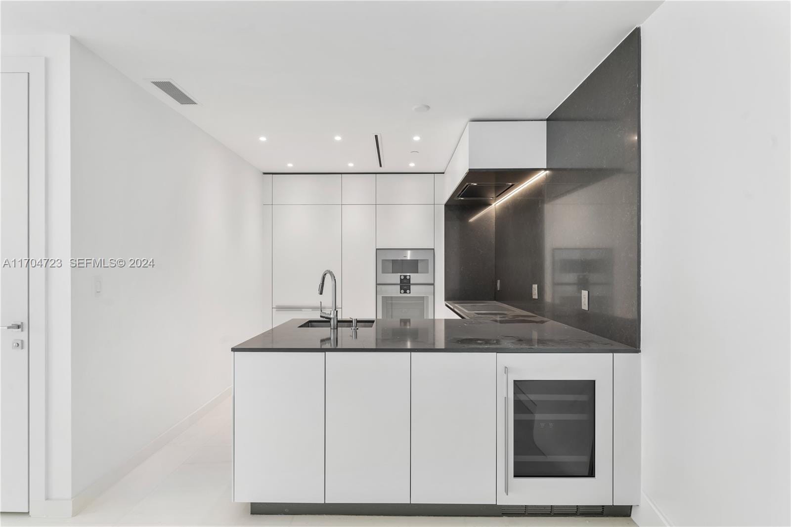 300 Biscayne Blvd Way 5209 — photo 4