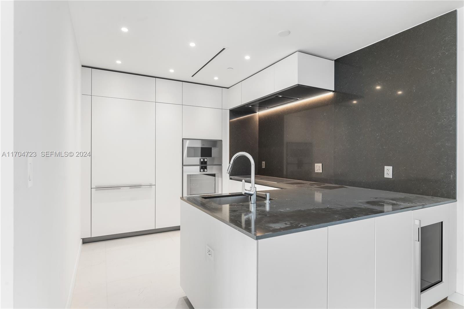 300 Biscayne Blvd Way 5209 — photo 5