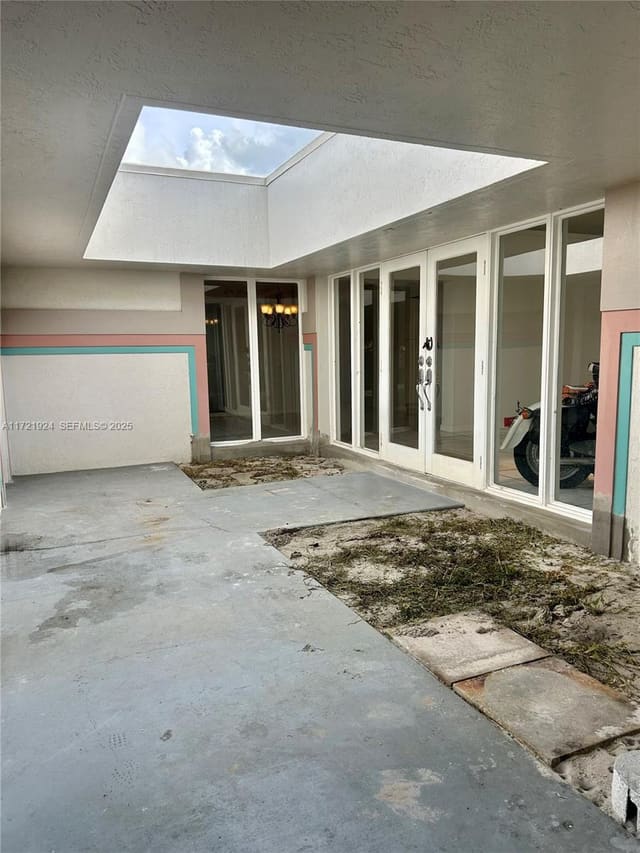 13520 SW 28th Street, Davie, FL 33330