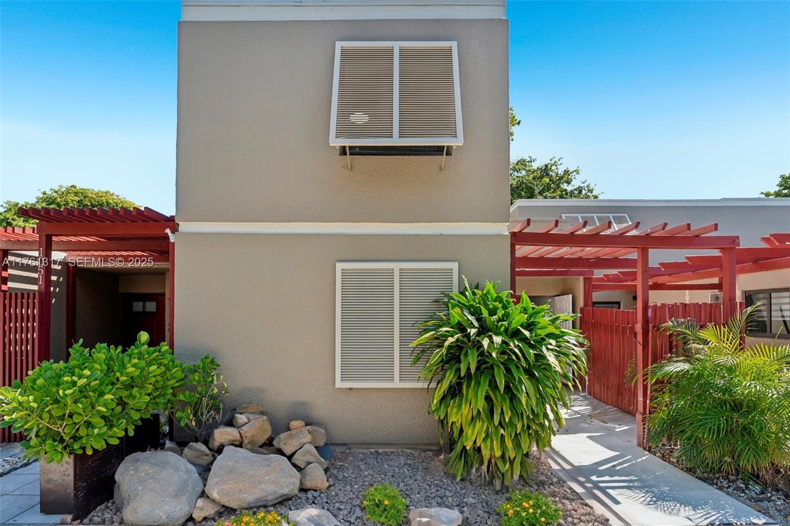 1041 N Hiatus Road, Pembroke Pines, FL 33026